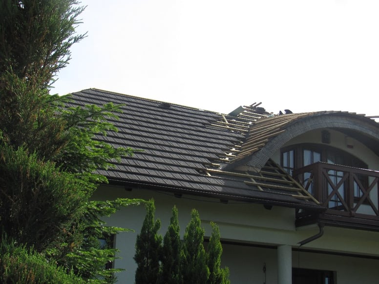 re-roof-from-wooden-shingle.jpg